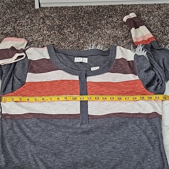 Maurices Gray Henley Long Sleeve Tee with Rust and Pink Stripes NWT - Picture 10 of 12